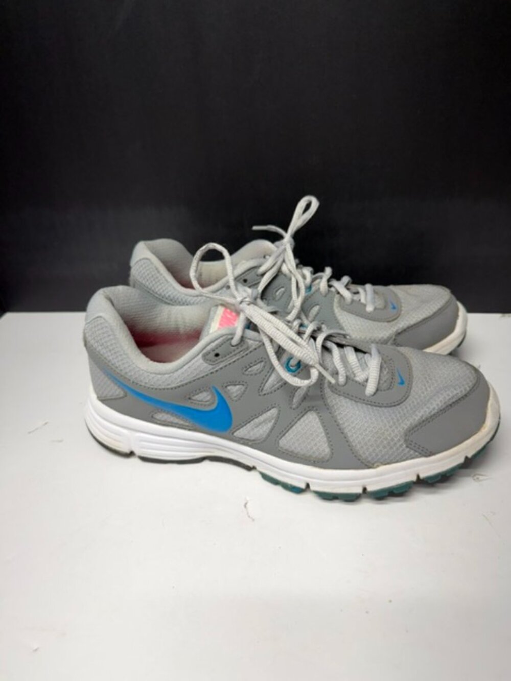 Nike Revolution 2 Woman's Size 9.5